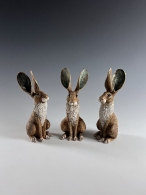 Small sitting hare 